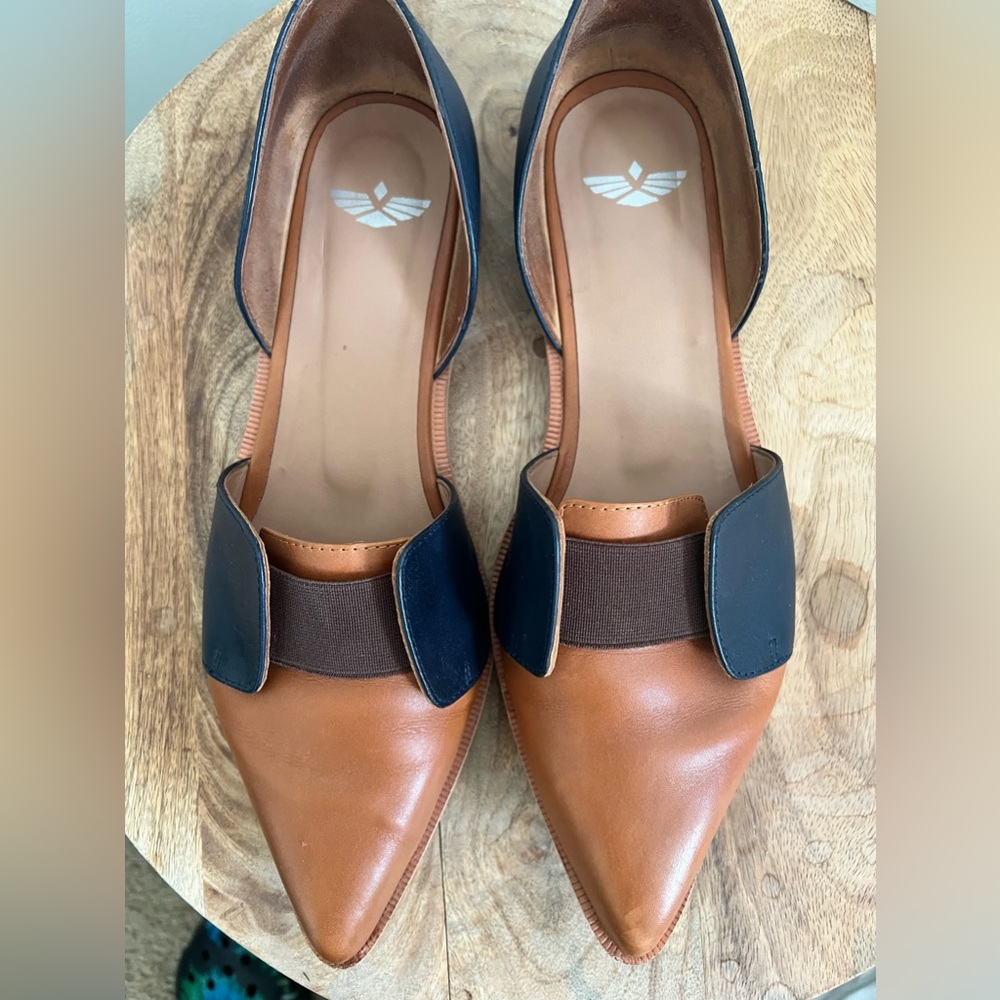 Fortress of Inca flats size 10 gently used